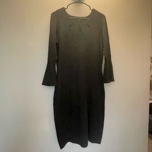 Dress i Gray knit Jaquard knit Midi Dress w Bell sleevesby DressBarn